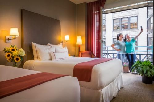 Traveling with Friends or Family? Our Guestrooms with 2 Queen Beds have ample space for up to 4 travelers!