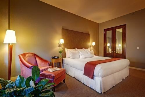 Our Classic Guestroom offers a King Size bed and is 325 Square feet. Each room features a spacious closet.