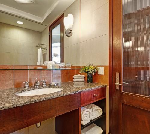 Hotel Giraffe offers a number of bath amenities for your convenience